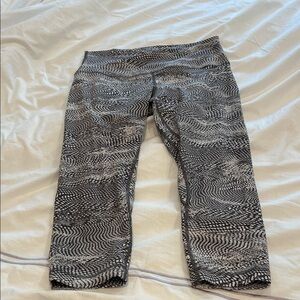 Lululemon Black and White Patterned Leggings cropped leggings